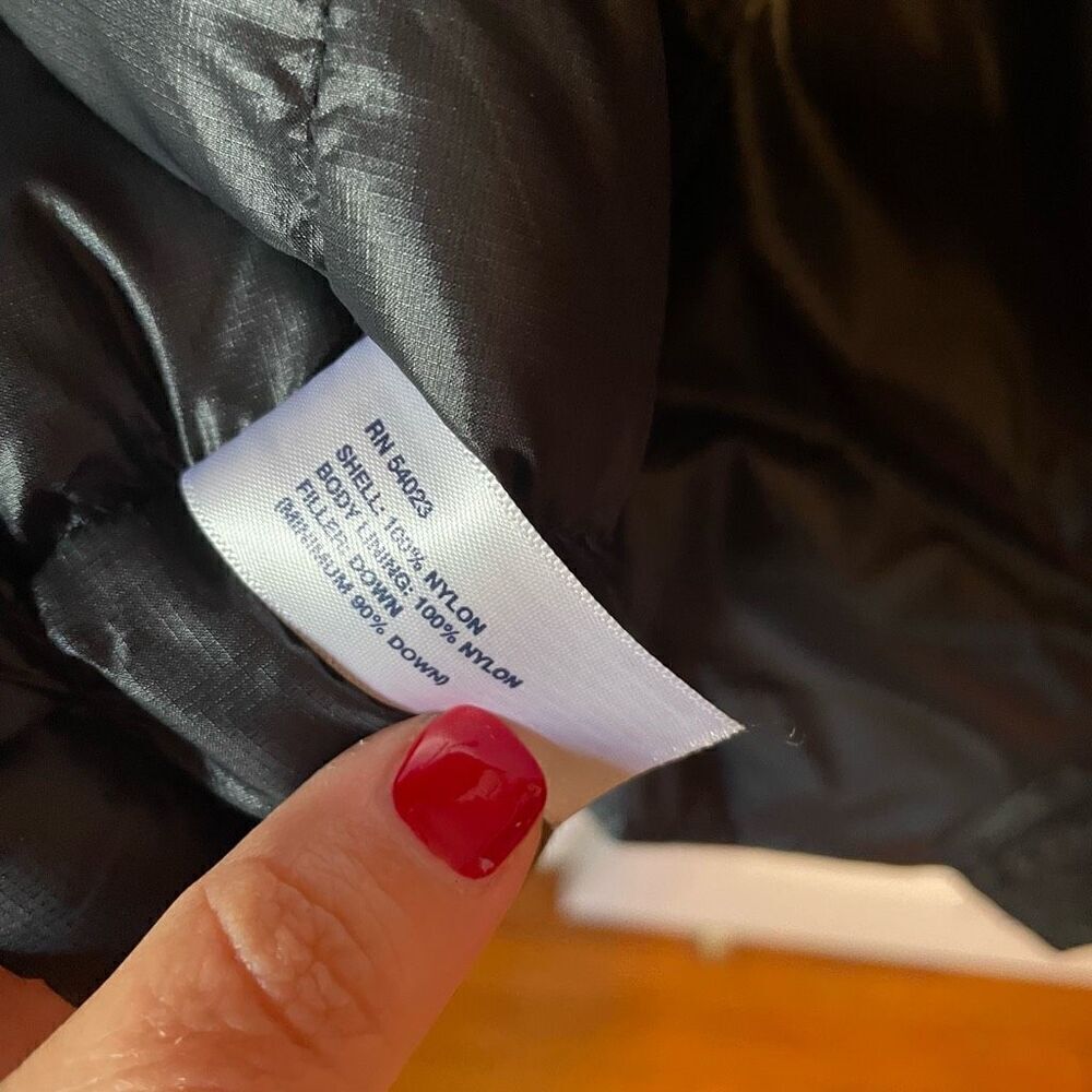 GAP | black puffer vest S - Picture 6 of 6